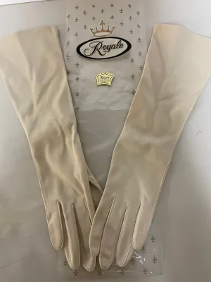 €€ The Royale Regal Cloth by Fownes, ivory/taupe, 14.5” L, size 7