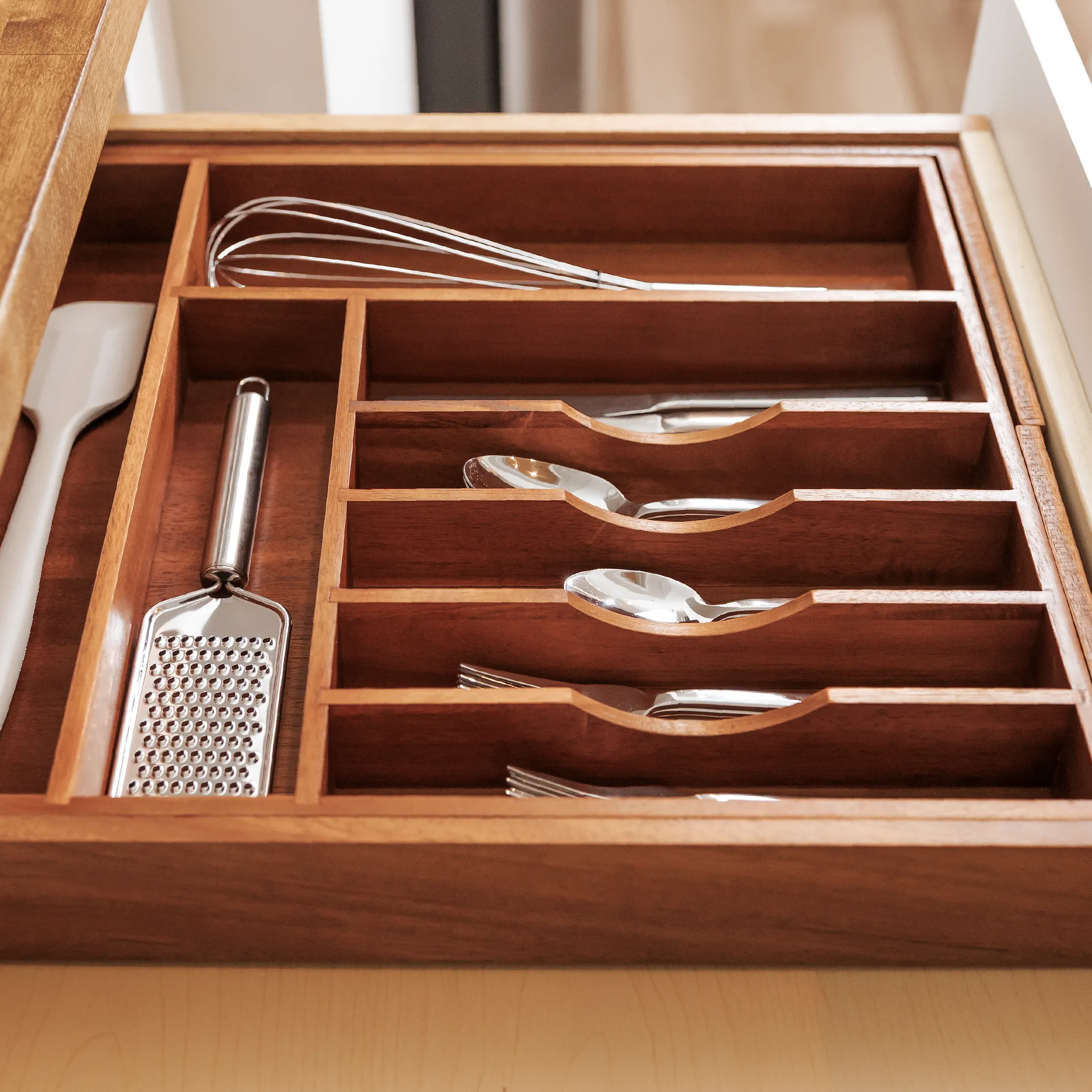 Acacia Drawer Organizer for Silverware & Utensils (Expands 15.75-28in)
