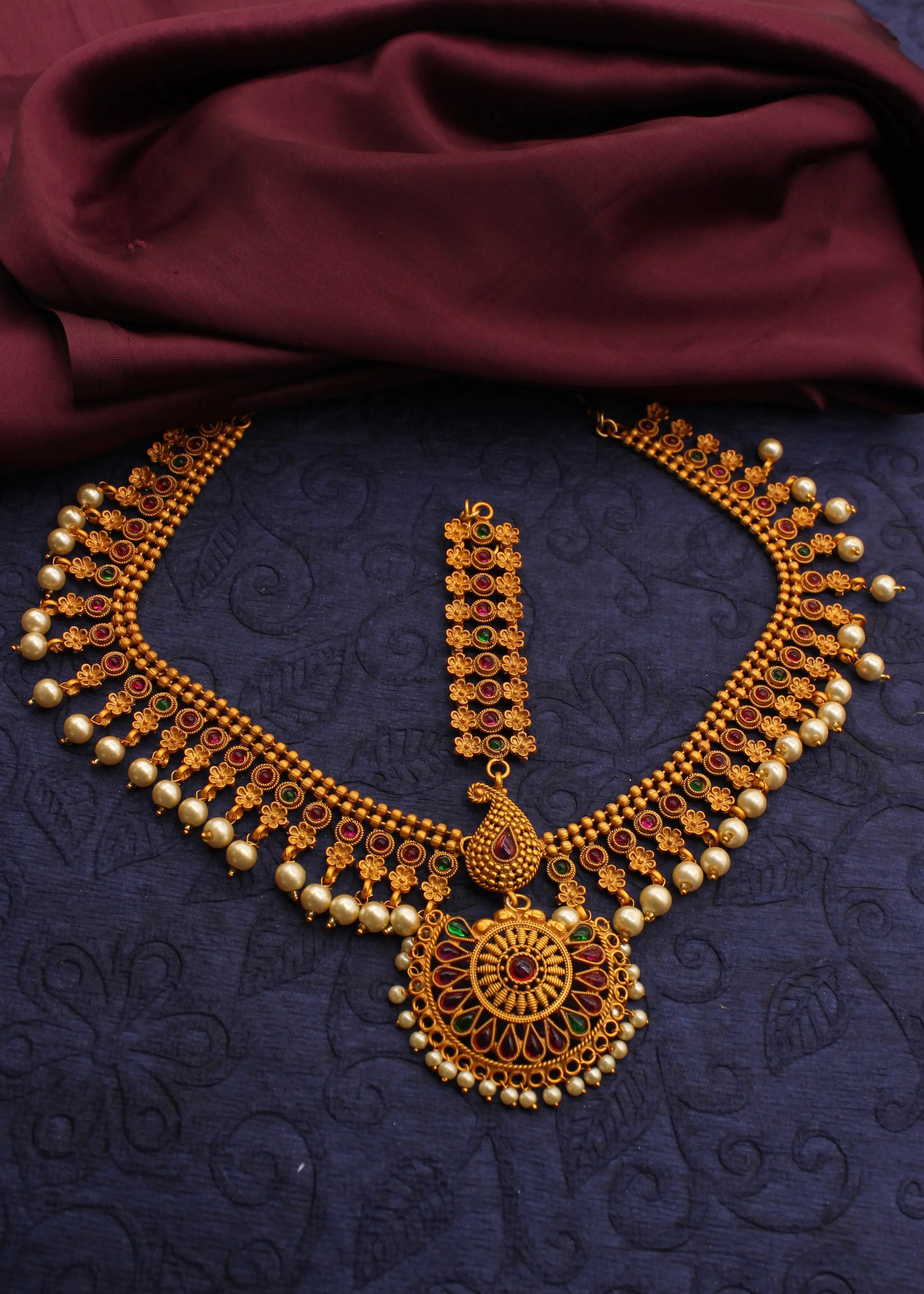 BEAUTIFUL AMRAPALI BINDI