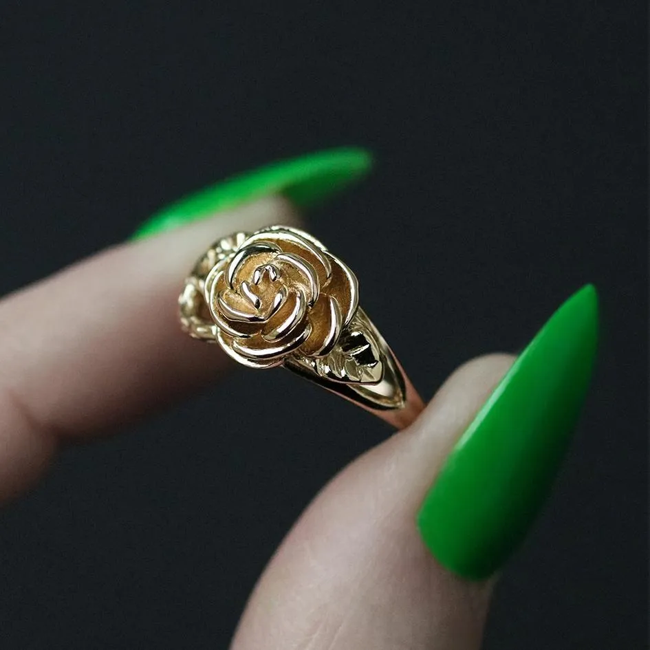 DEATHLY ROSE. Flourishing Rose Gold Ring