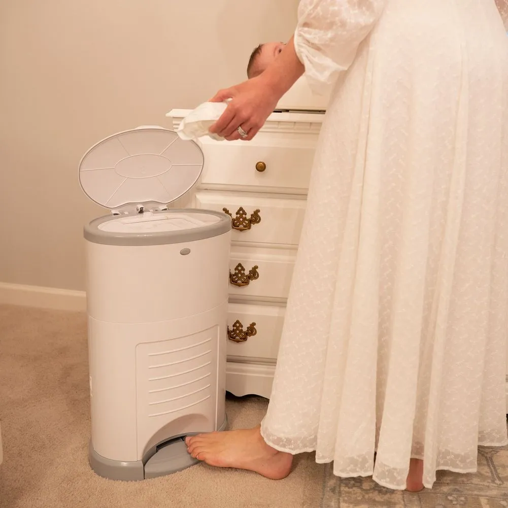 Dekor Plus Hands-Free Diaper Pail