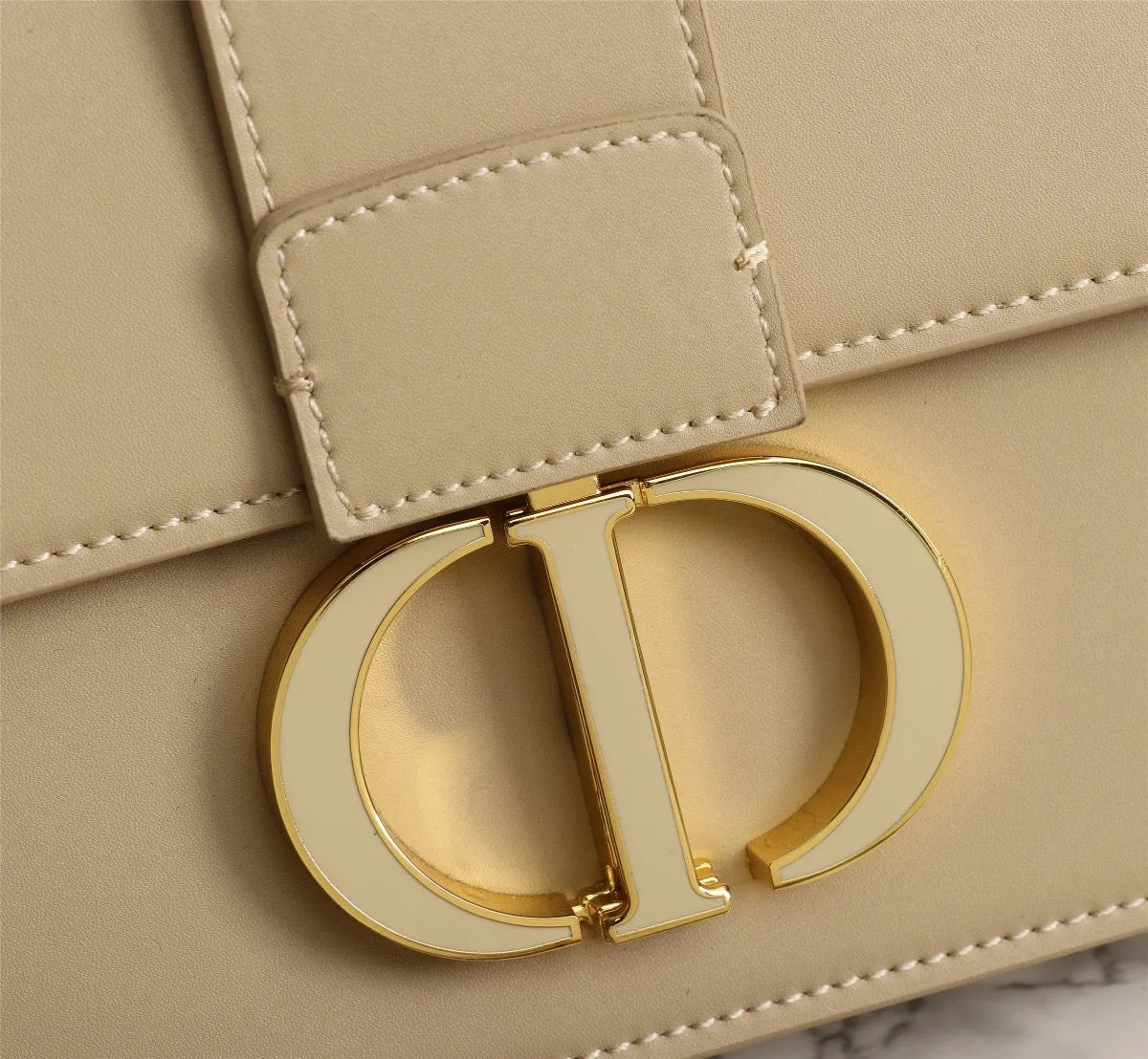 DR273 30 Montaigne Bag / 9.5 x 6.5 x 3 inches