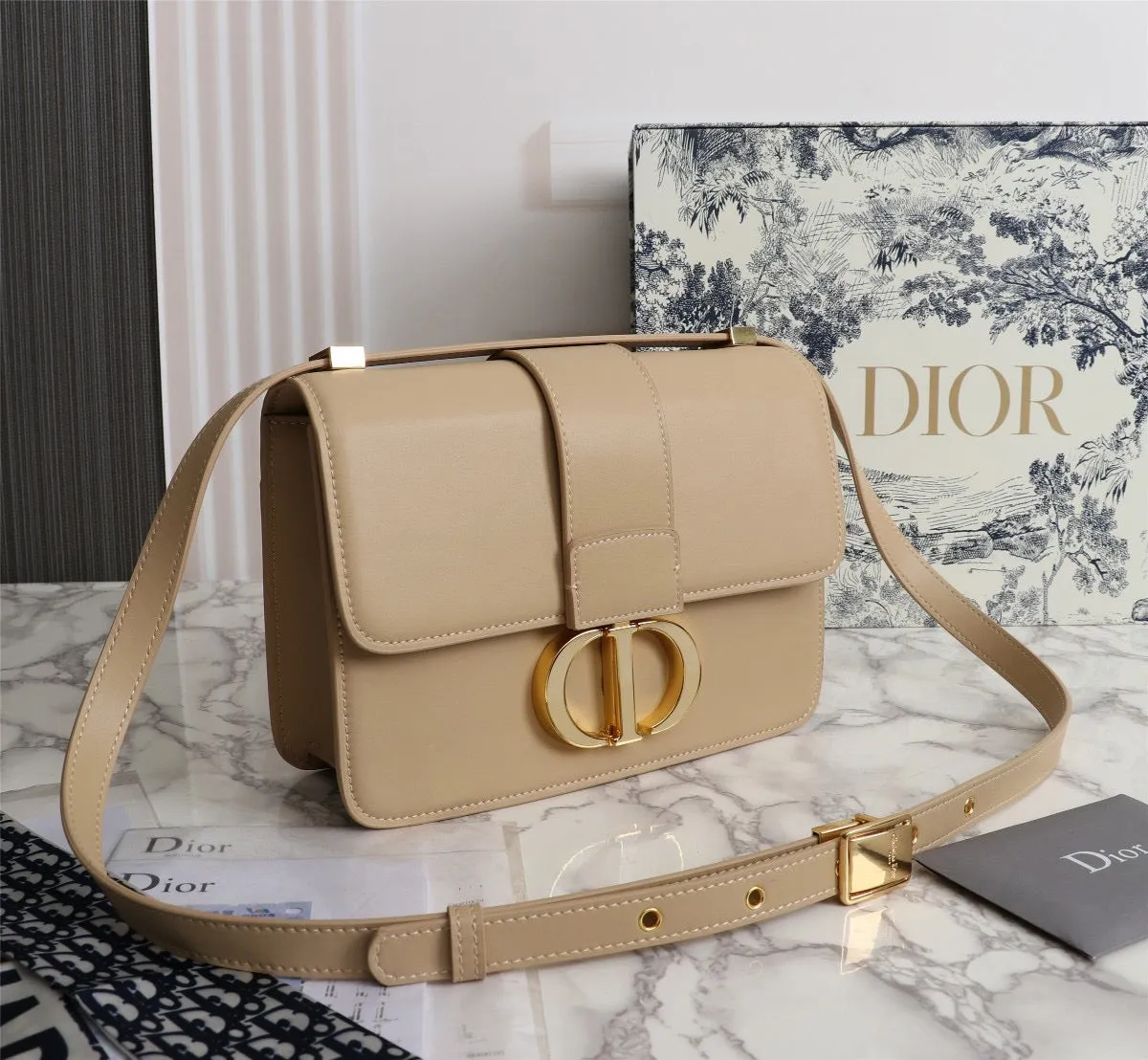 DR273 30 Montaigne Bag / 9.5 x 6.5 x 3 inches