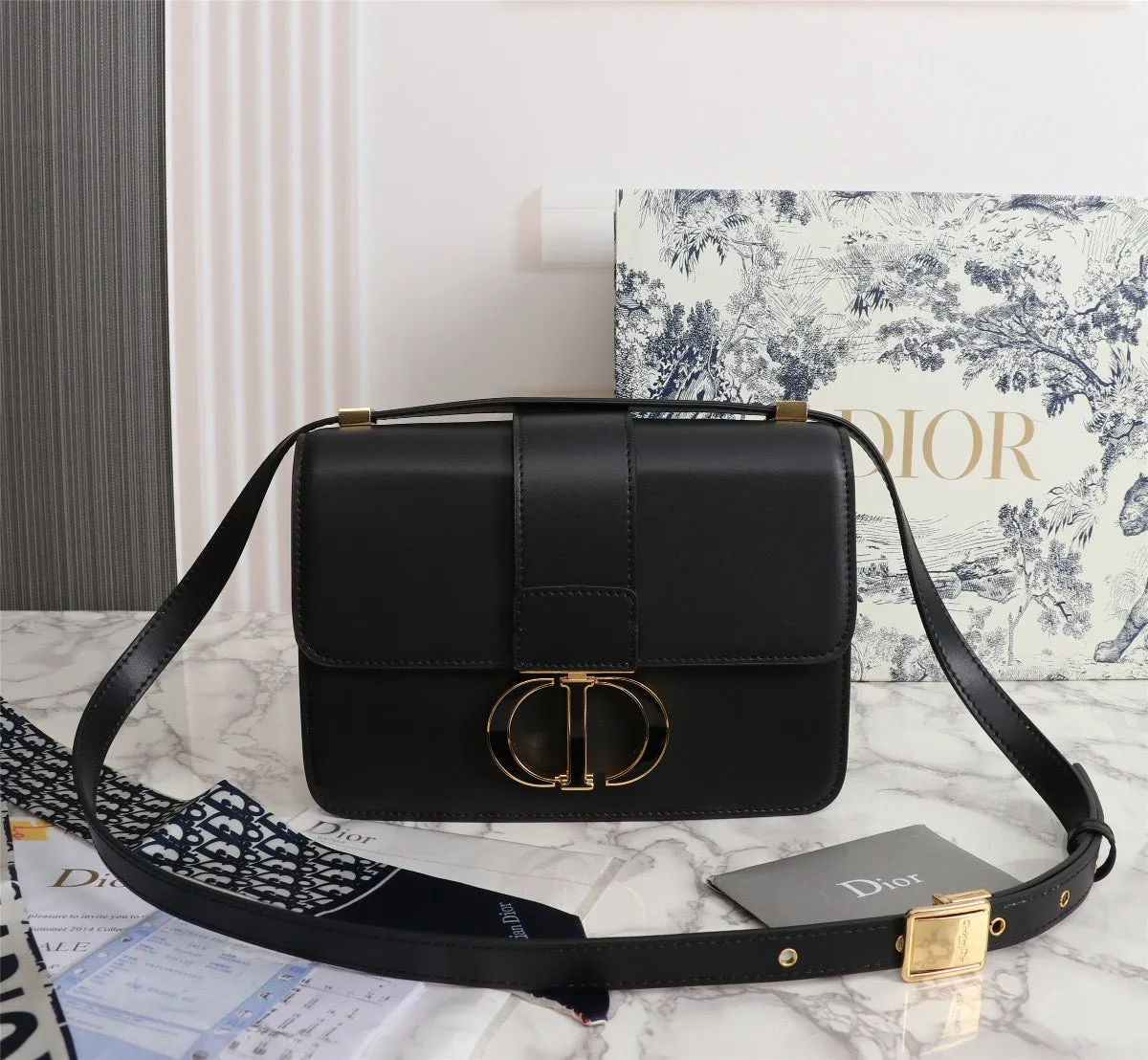 DR273 30 Montaigne Bag / 9.5 x 6.5 x 3 inches