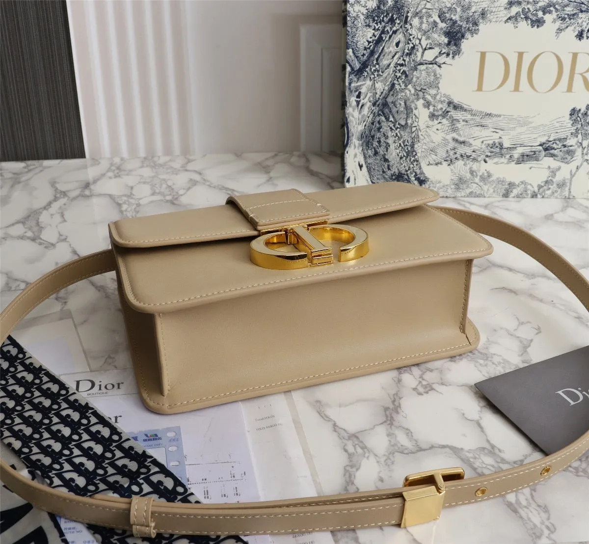 DR273 30 Montaigne Bag / 9.5 x 6.5 x 3 inches