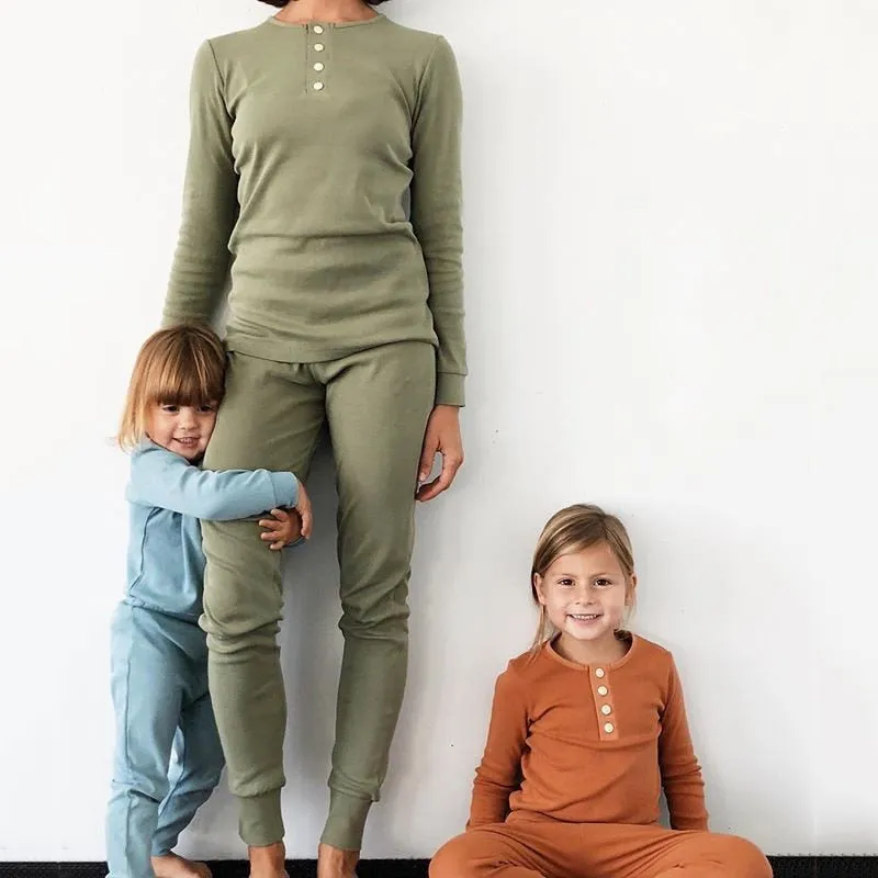 Elegant Nightwear Solid Color Pajamas Set For Unisex Kids