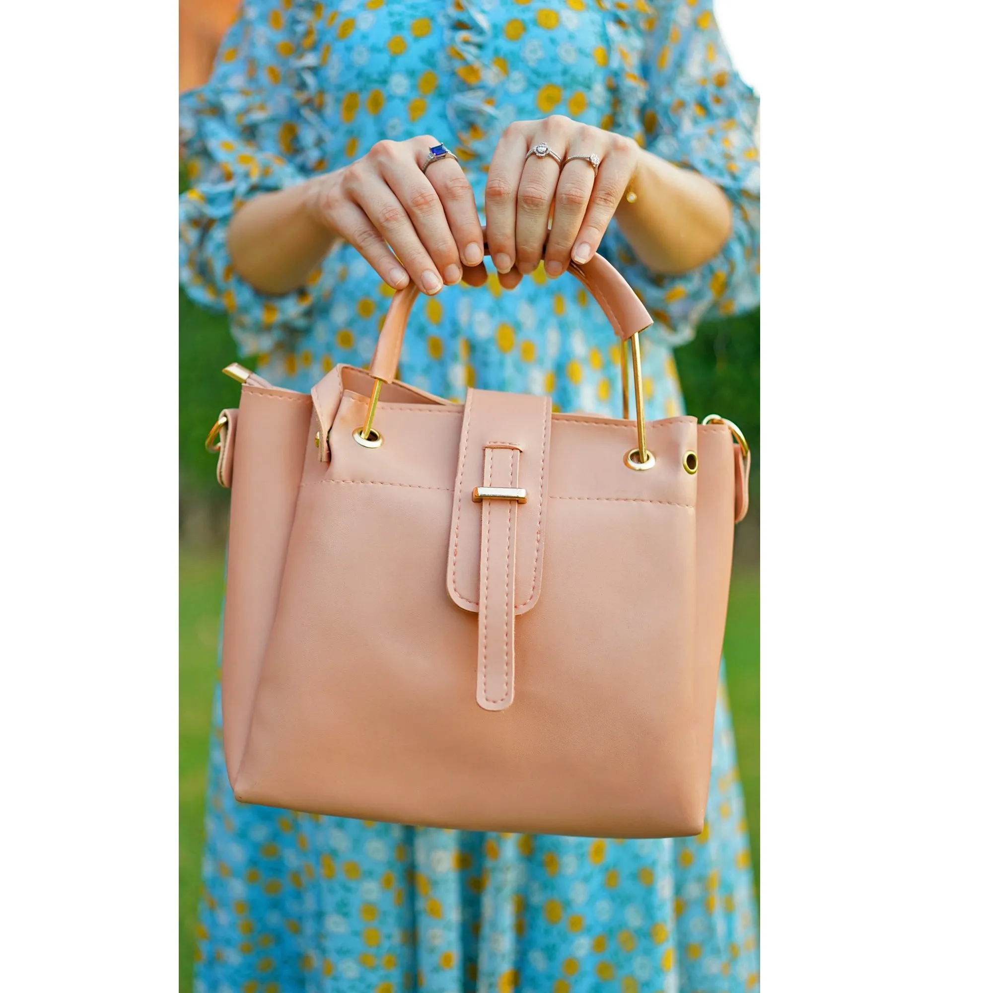 Emerald Bag with Flap Beige