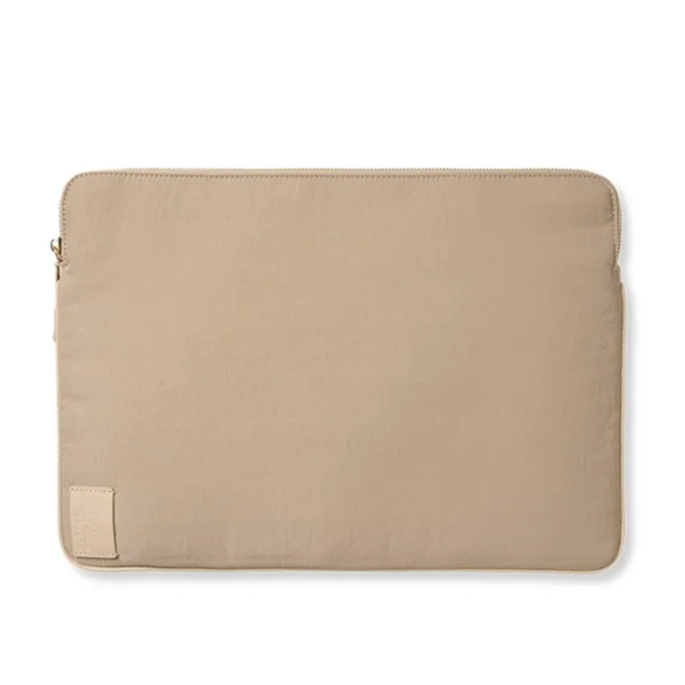 iDeal of Sweden - Universal 16" Laptop Bag Notebook Sleeve for MacBook / Laptop / Notebook with zipper made of recycled fabric (IDESLS16-128) - Beige
