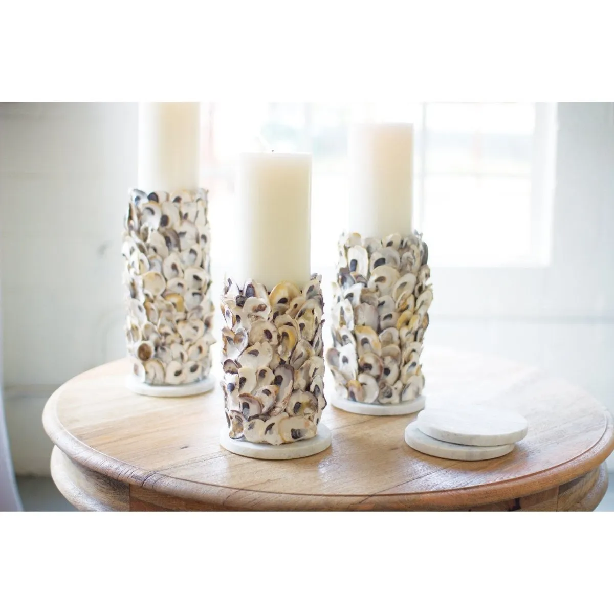 Kalalou - SET OF THREE OYSTER SHELL PILLAR CANDLE HOLDERS - PGT1014