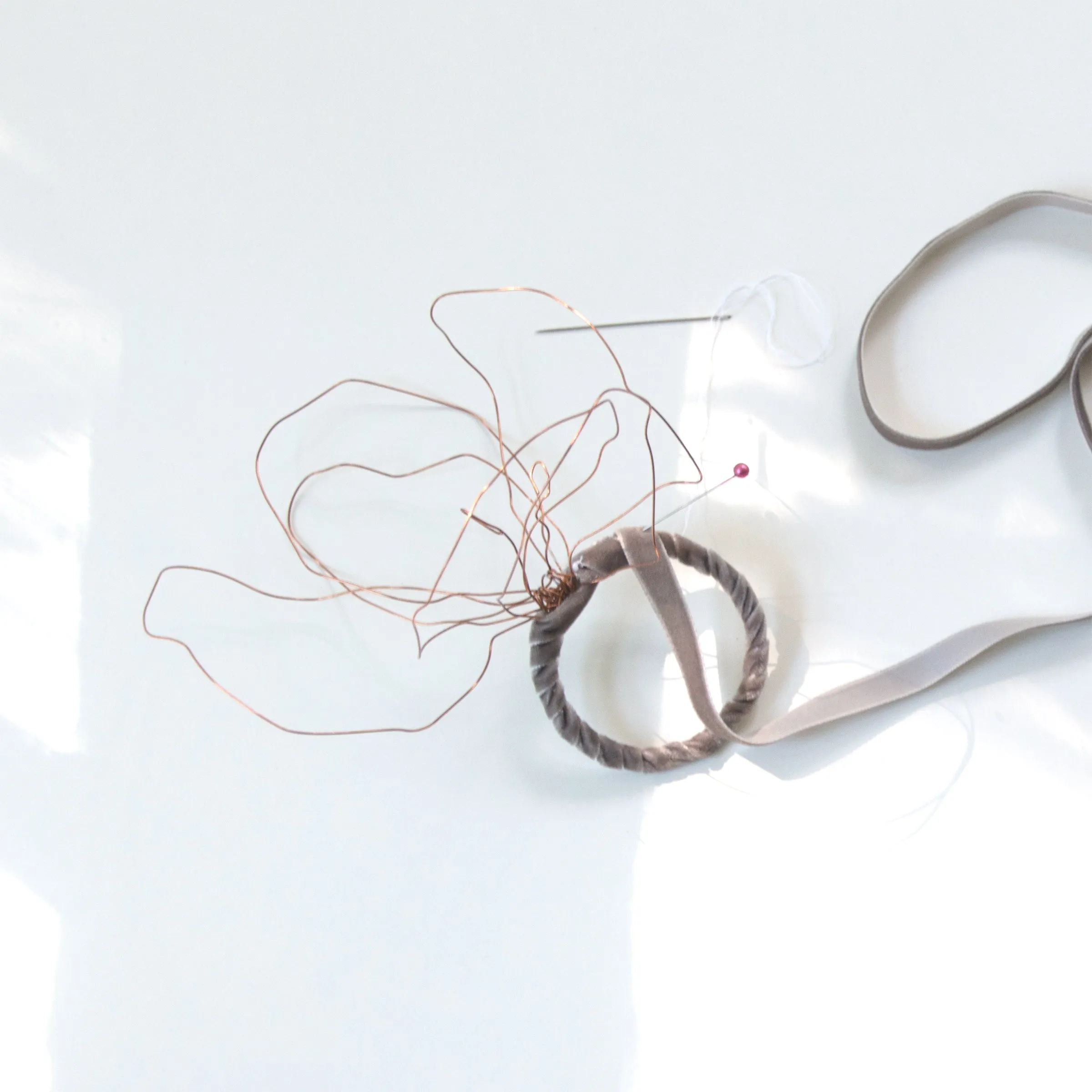 Napkin holder, copper wire and velvet
