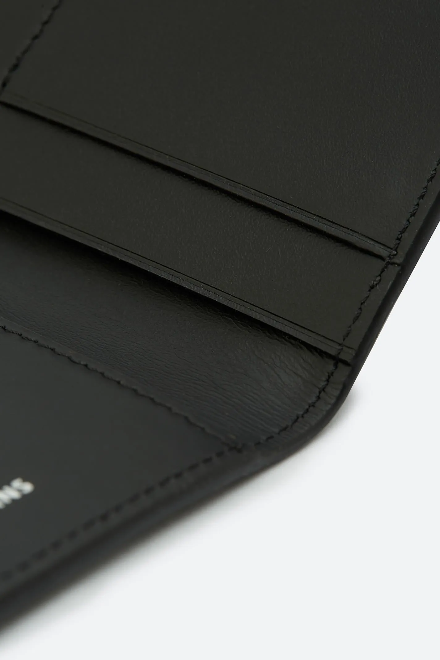 PASSPORT HOLDER 071