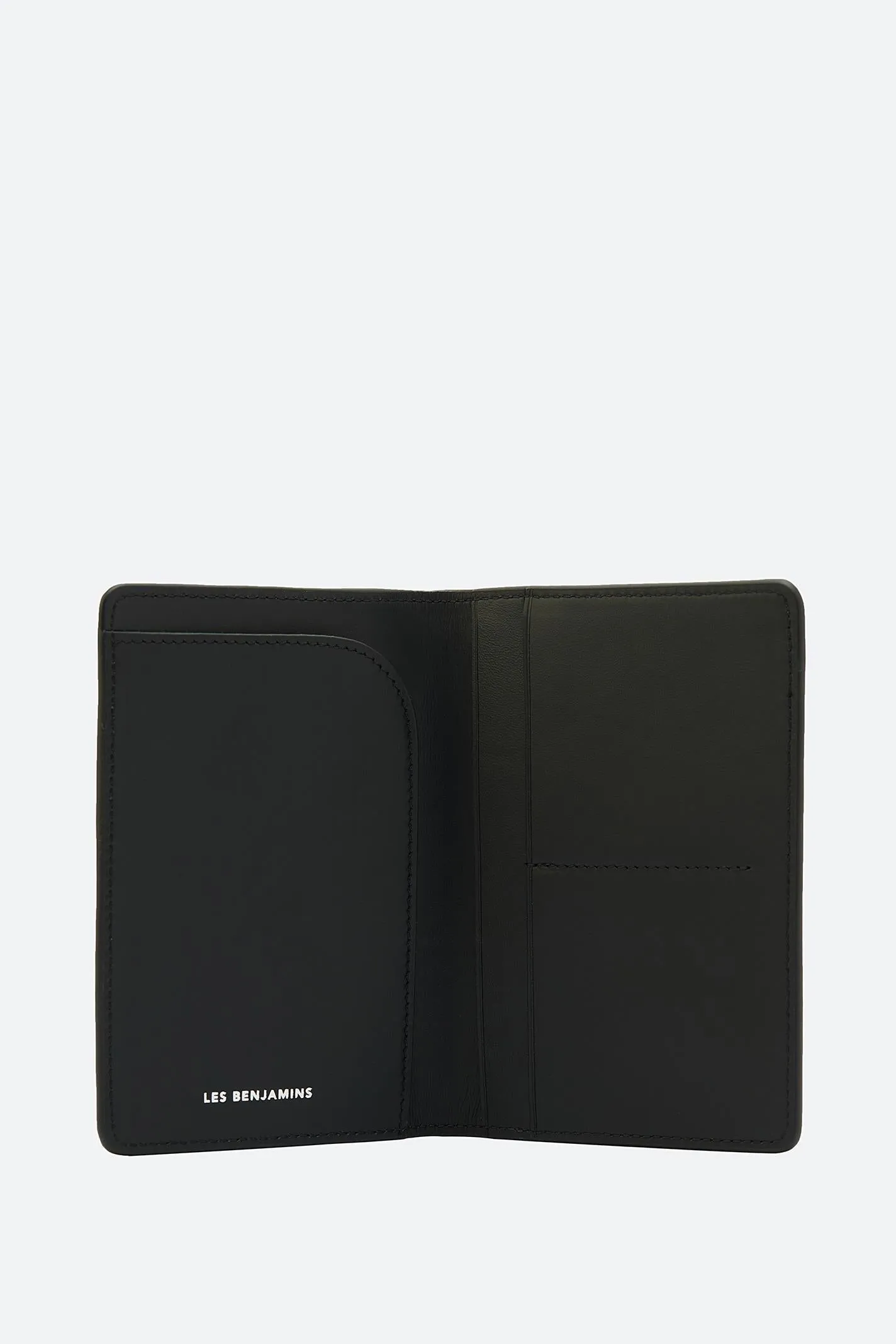 PASSPORT HOLDER 071