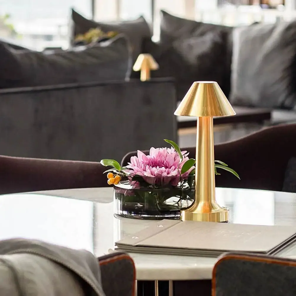 Retro Table Lamp for Restaurant Bedroom Living Room Bedside Bar Table Lamp Modern Desk Lamp