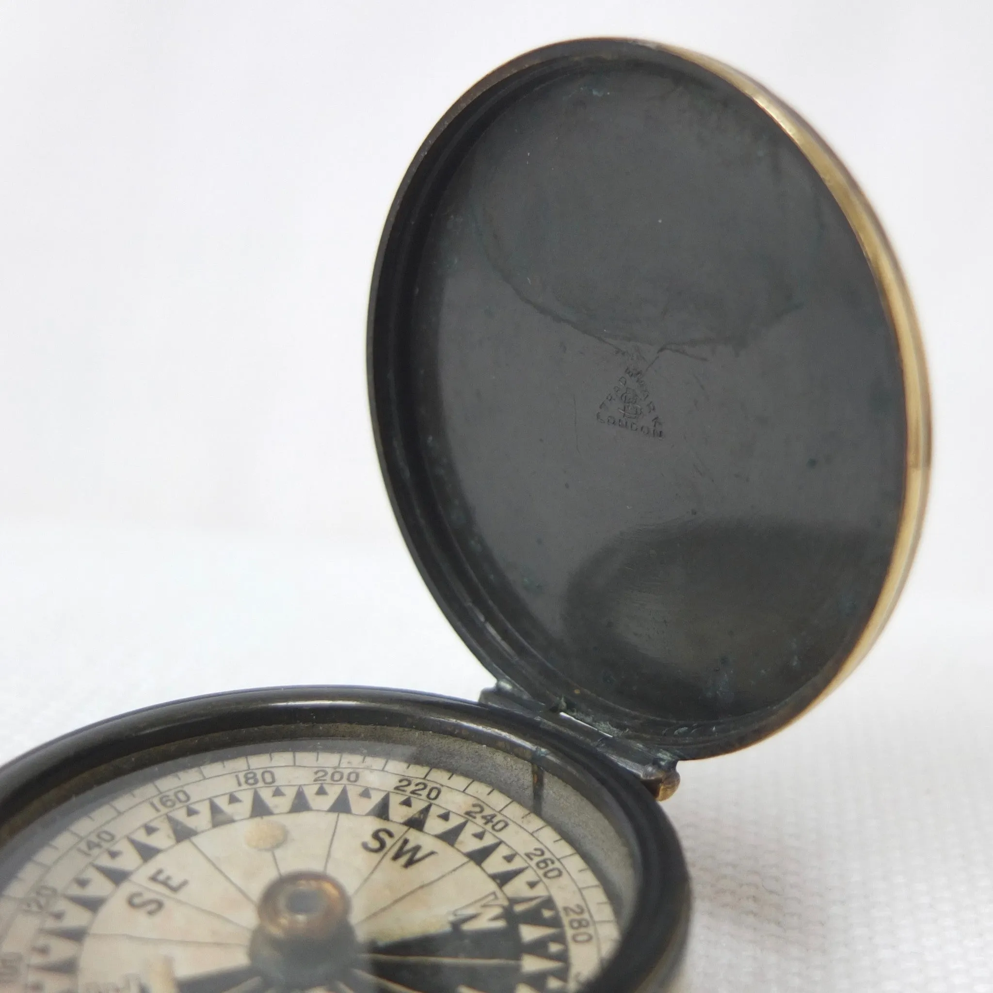 Singer's Luminous Compass, F. Barker & Son c.1875