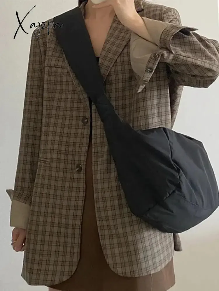 Solid Color Dumpling Shape Design Crossbody Bag