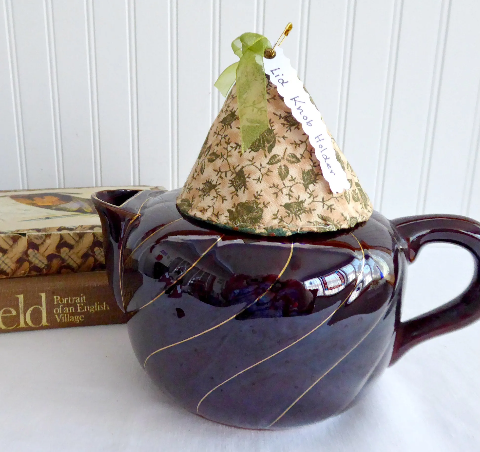 Tan Olive Green Lid Knob Holder Teapot Lid Holder Padded Green Chintz Inside
