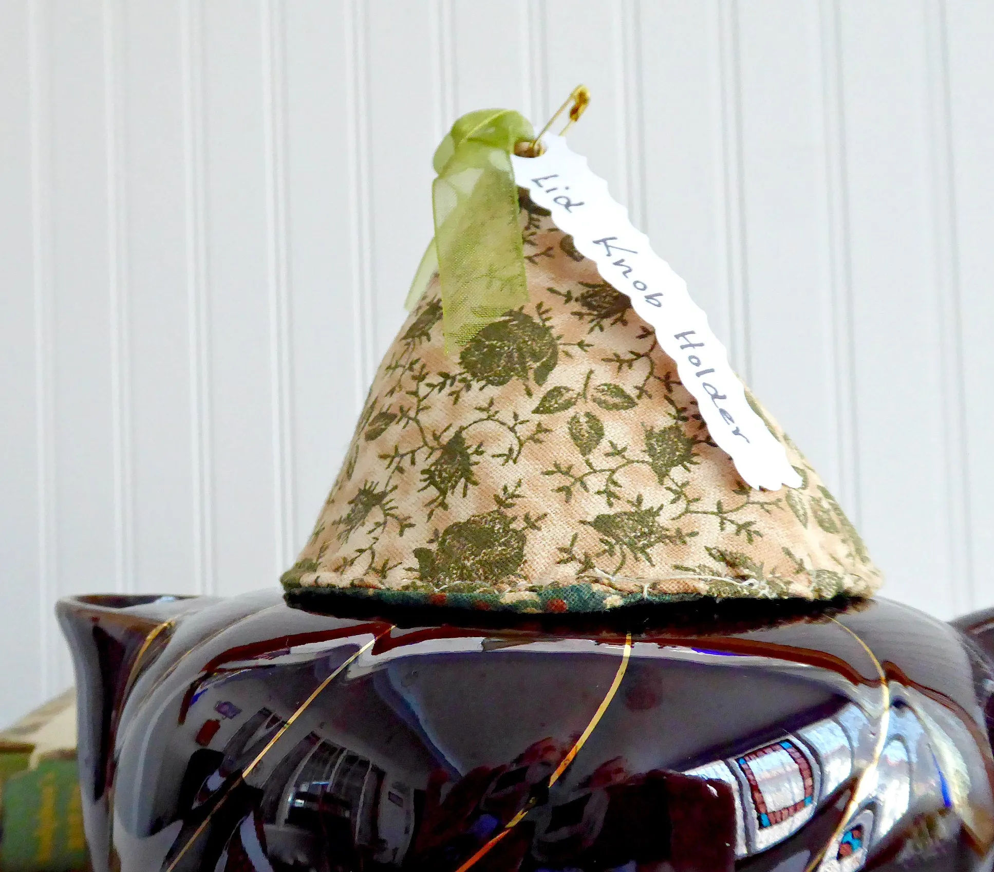Tan Olive Green Lid Knob Holder Teapot Lid Holder Padded Green Chintz Inside