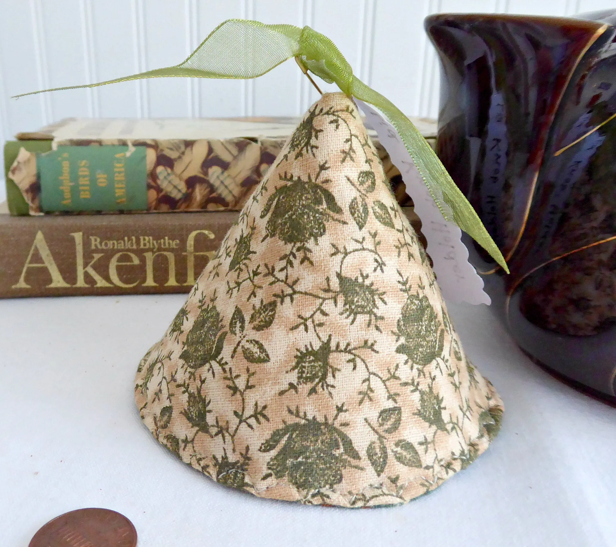 Tan Olive Green Lid Knob Holder Teapot Lid Holder Padded Green Chintz Inside