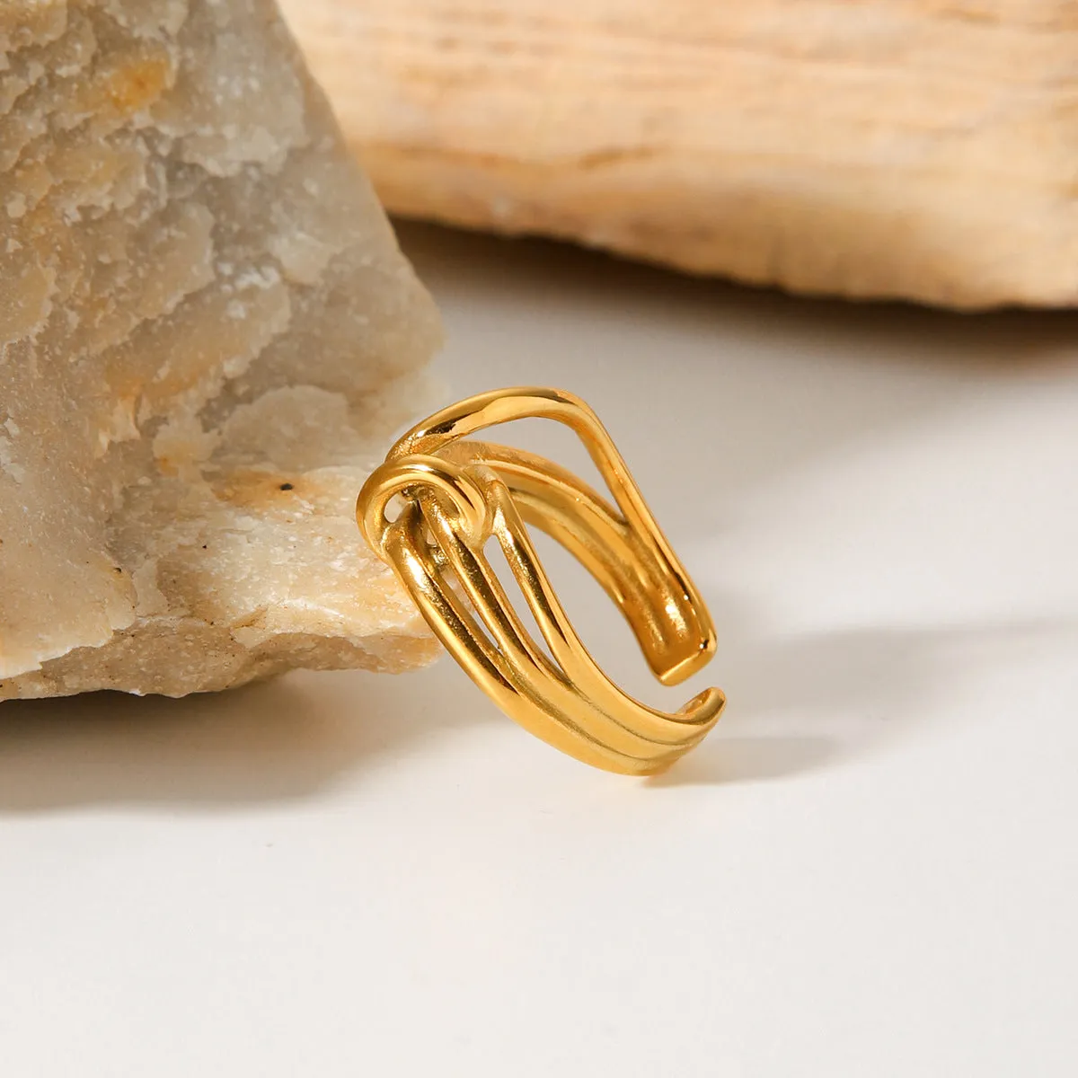 Unique Knot Ring